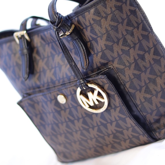 Michael Kors Handbags - Micheal Kors Purse